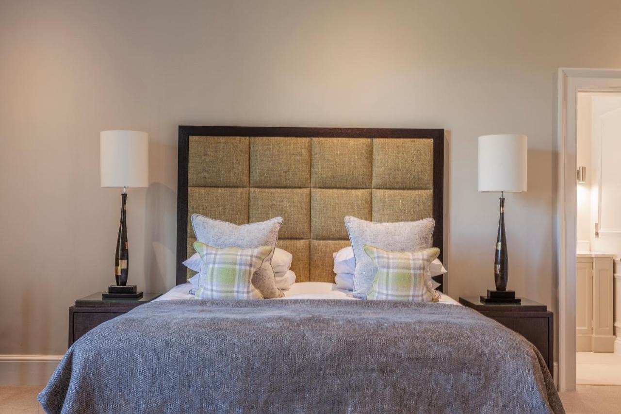 Oatlands Park Hotel Weybridge Ngoại thất bức ảnh