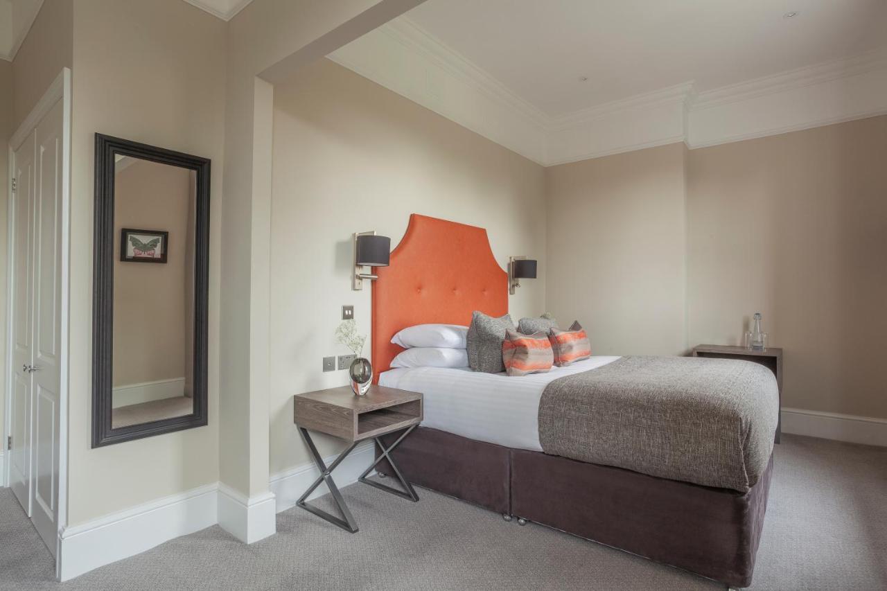 Oatlands Park Hotel Weybridge Ngoại thất bức ảnh
