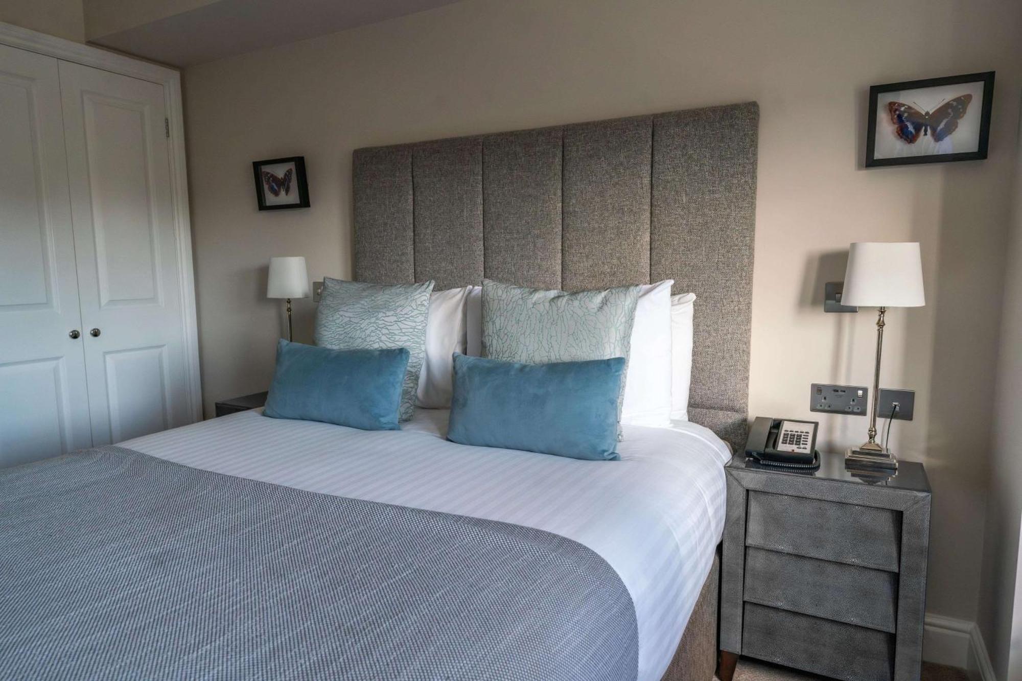Oatlands Park Hotel Weybridge Ngoại thất bức ảnh