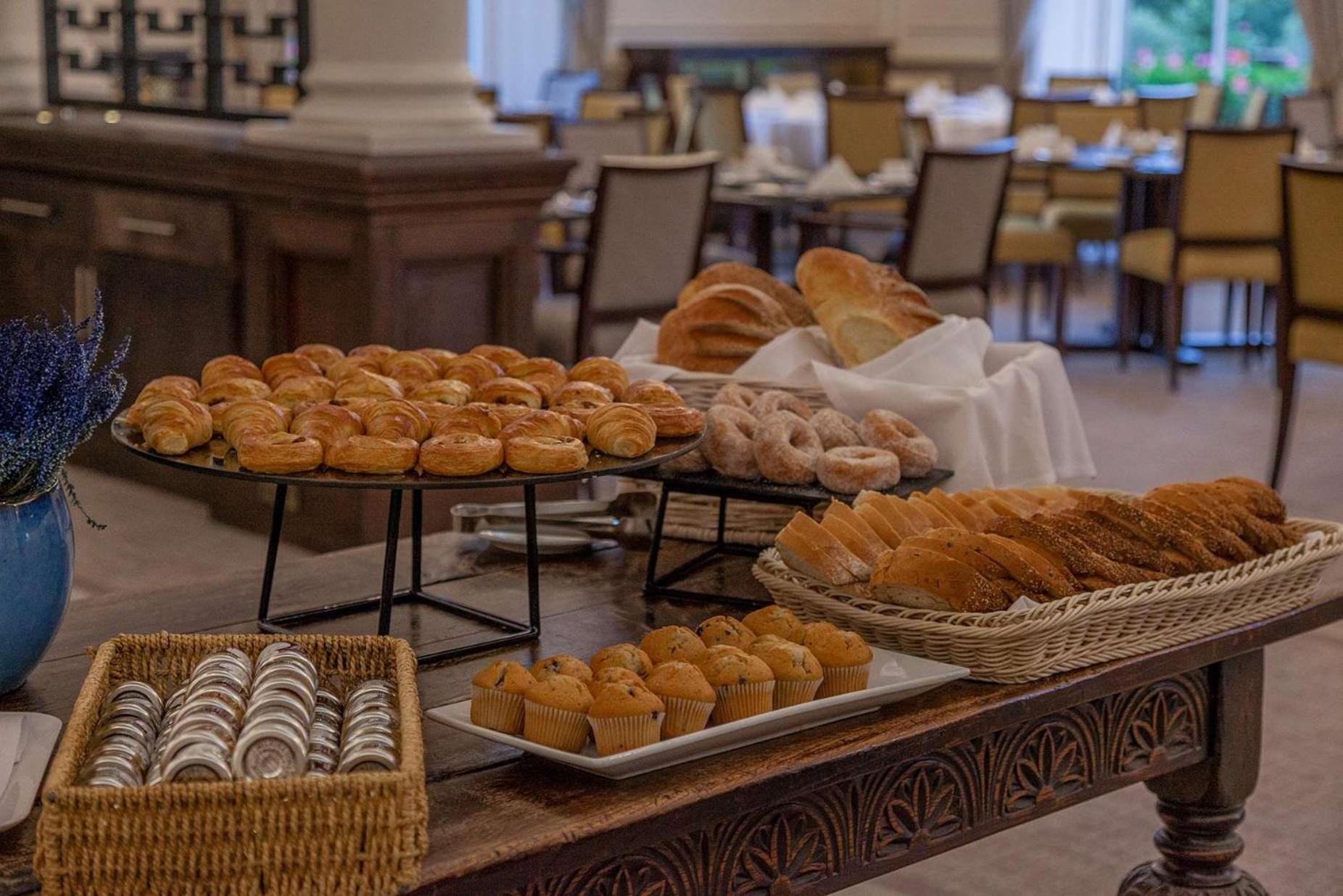 Oatlands Park Hotel Weybridge Ngoại thất bức ảnh