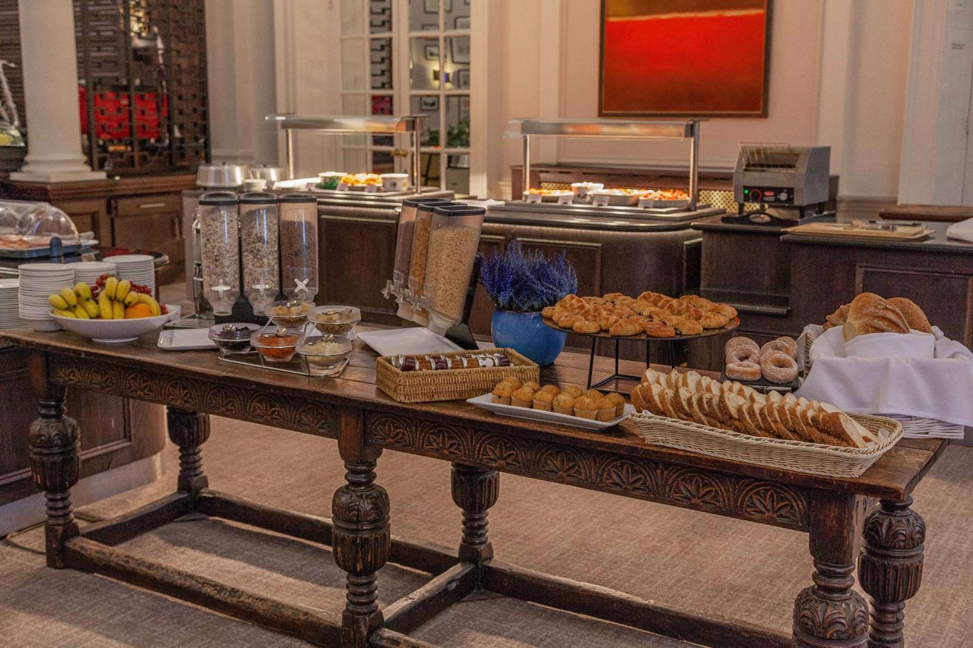 Oatlands Park Hotel Weybridge Ngoại thất bức ảnh