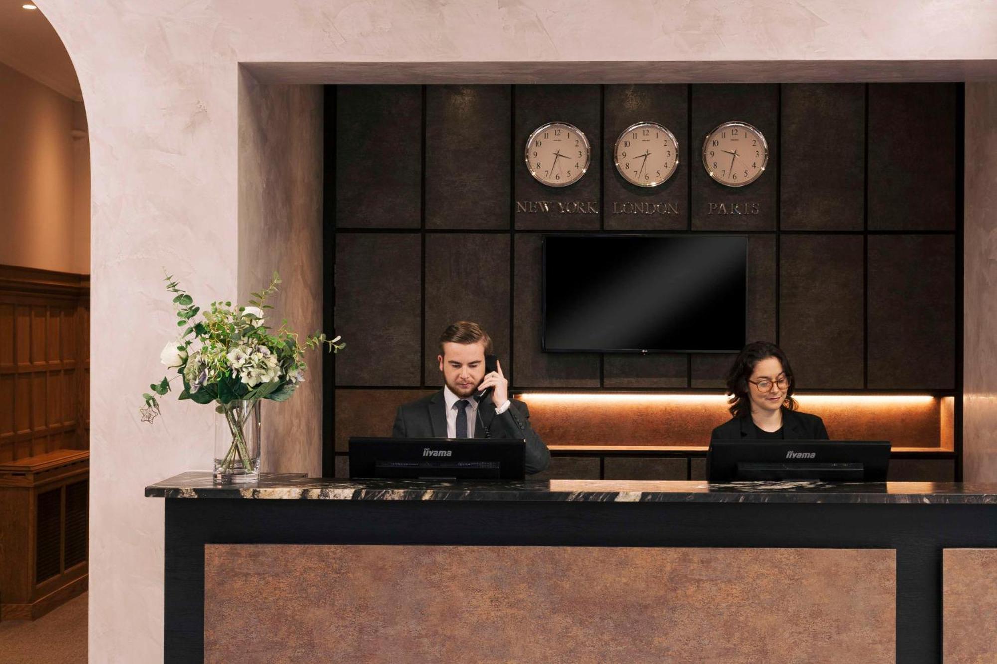 Oatlands Park Hotel Weybridge Ngoại thất bức ảnh