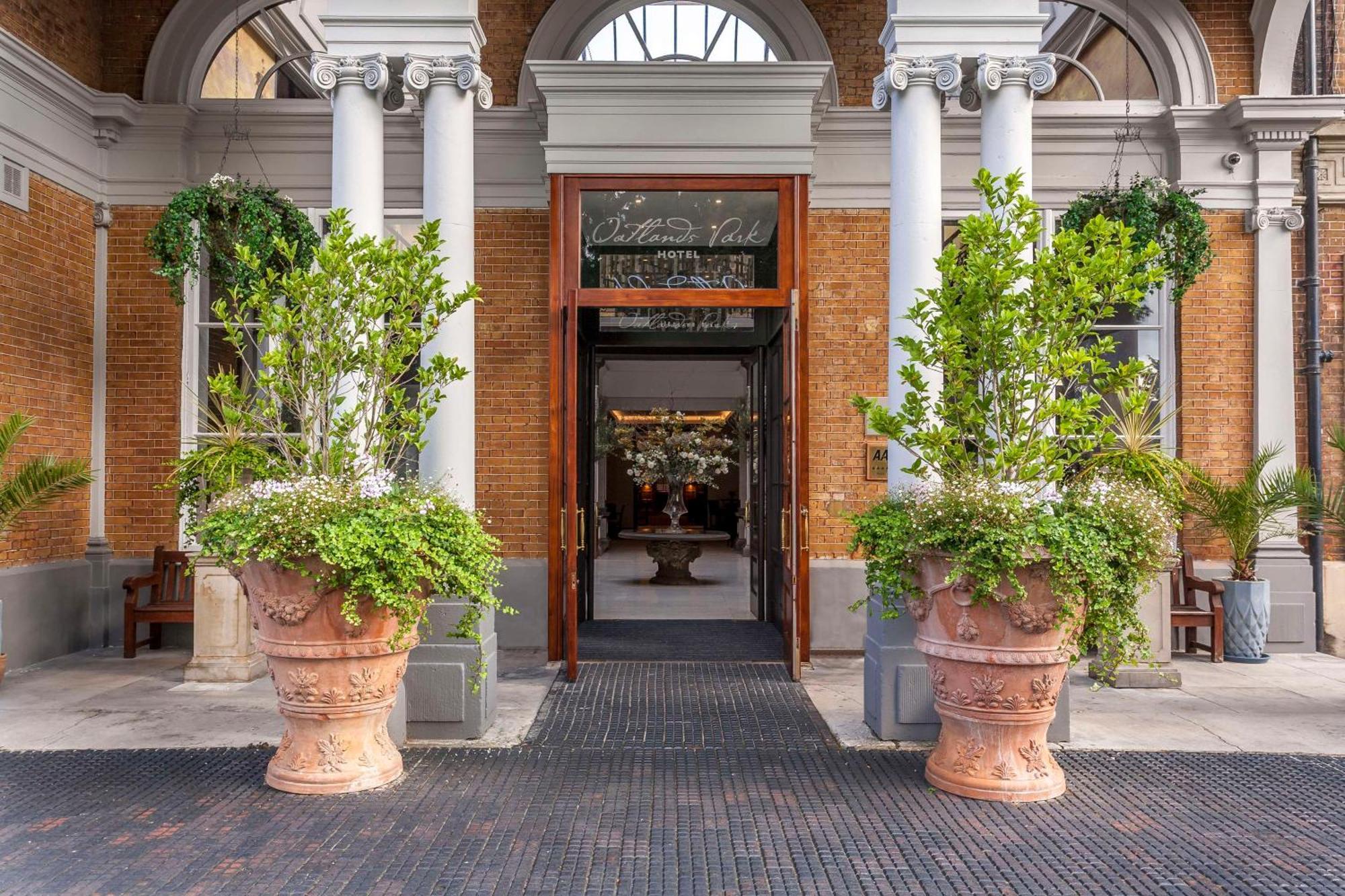 Oatlands Park Hotel Weybridge Ngoại thất bức ảnh