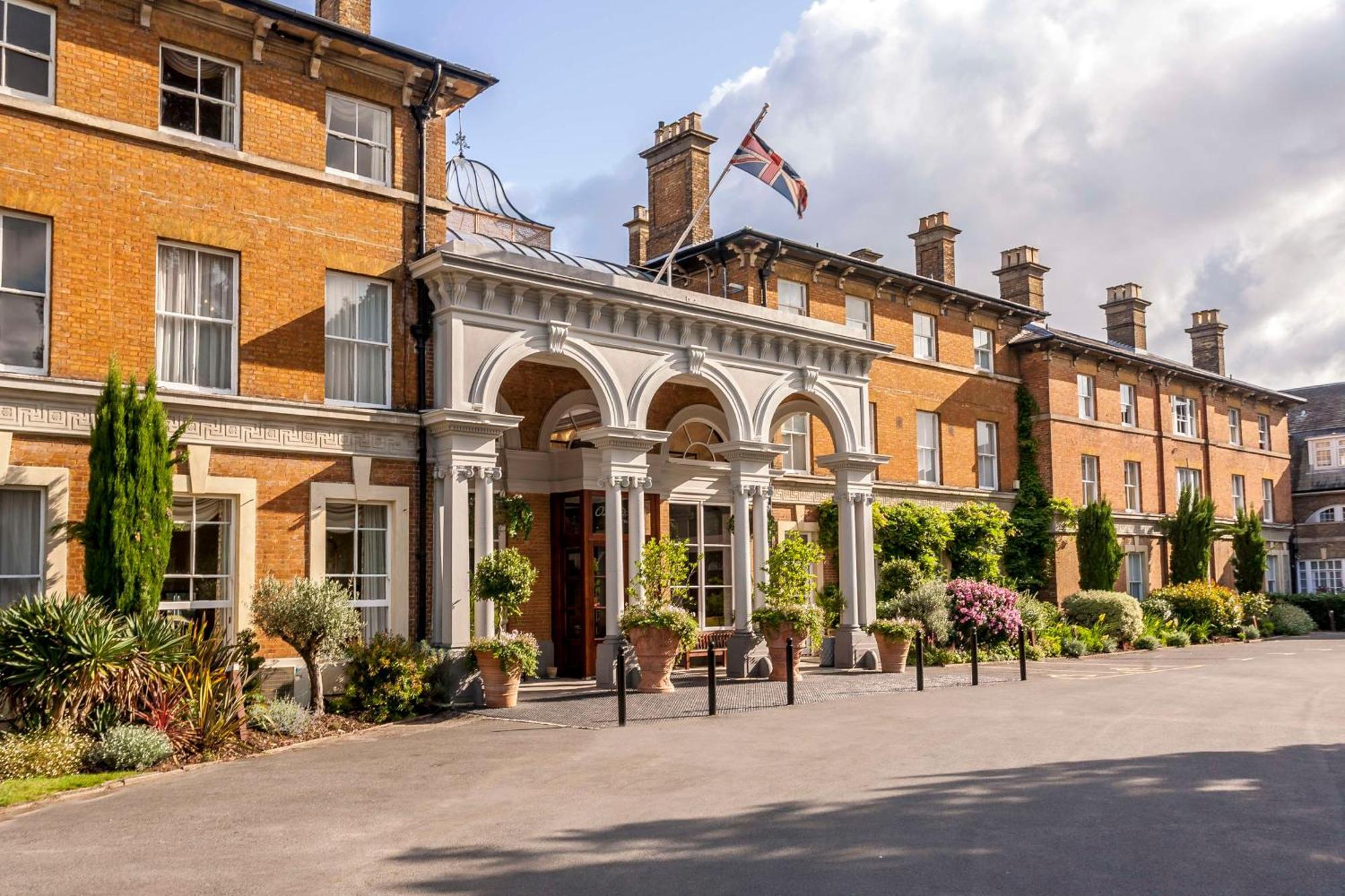 Oatlands Park Hotel Weybridge Ngoại thất bức ảnh