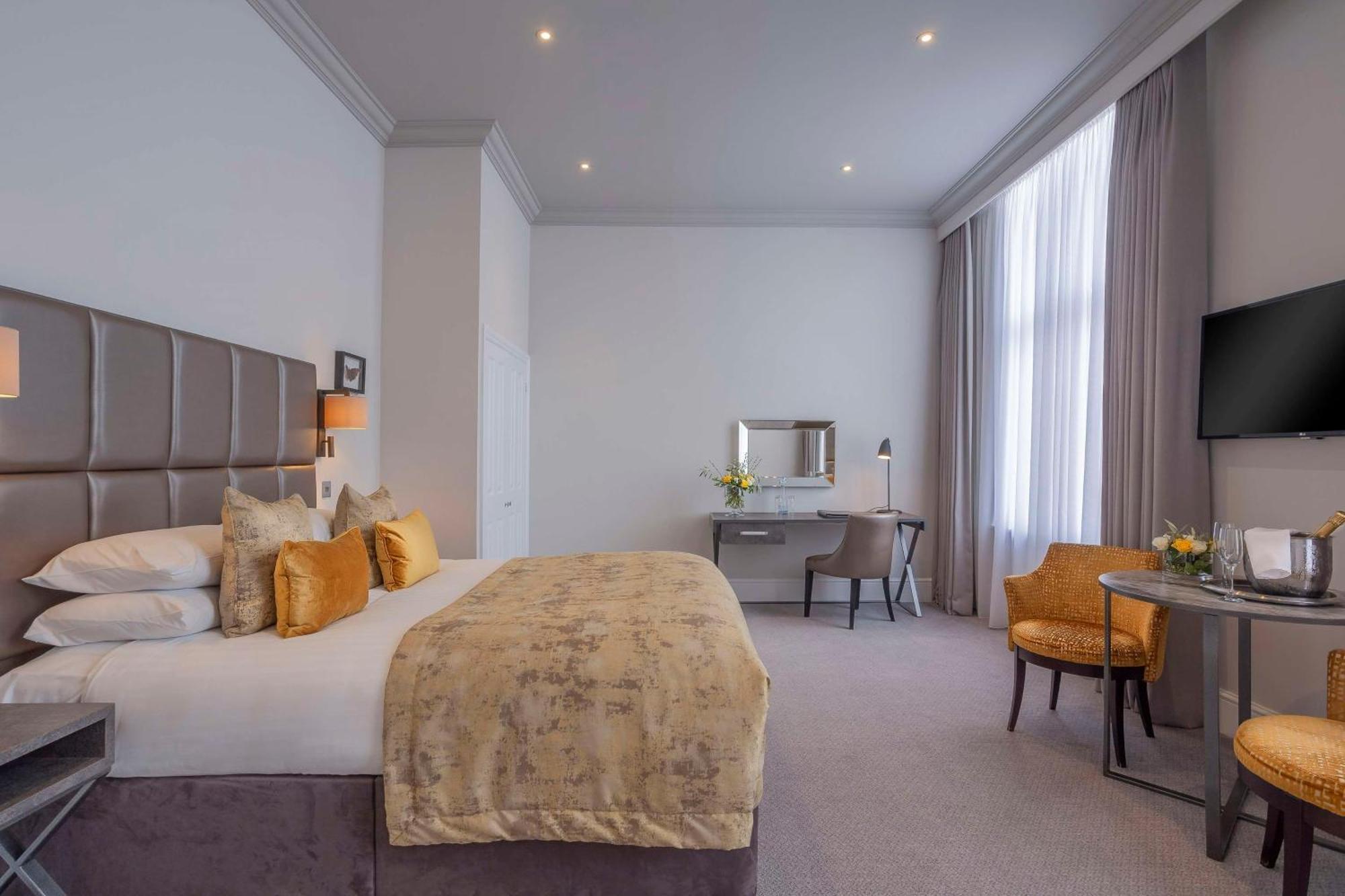 Oatlands Park Hotel Weybridge Ngoại thất bức ảnh