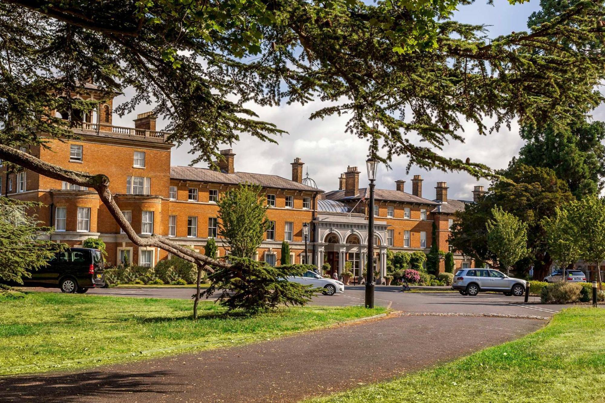 Oatlands Park Hotel Weybridge Ngoại thất bức ảnh